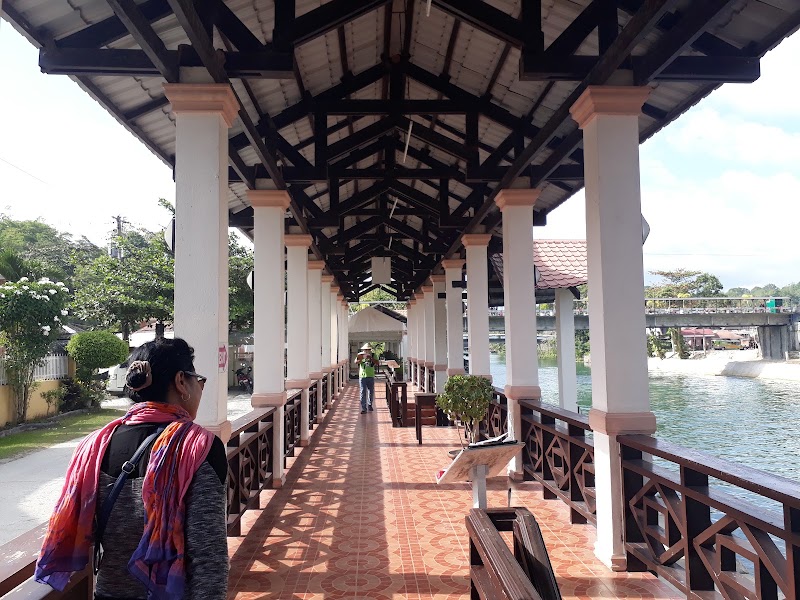 Loboc River Cruise - Loboc River Cruise, J2MH+WW8, Loboc, Bohol, Philippines