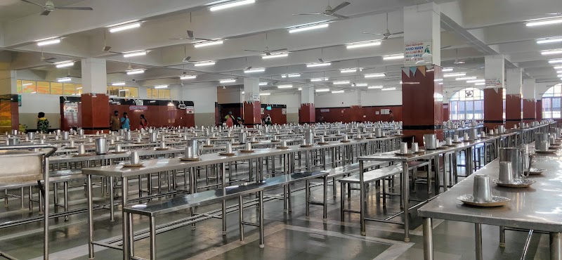 Tirupati Railway Station - Tirupati Railway Station, JCH9+9W9, Tata Nagar, Tirupati, Andhra Pradesh 517501, India
