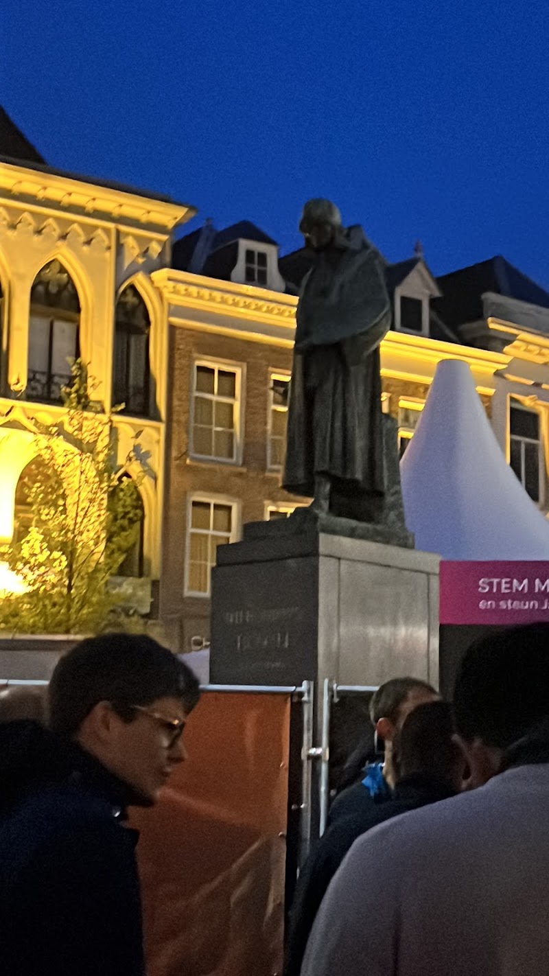 Standbeeld Jeroen Bosch - Standbeeld Jeroen Bosch, Markt, 5211 JW 's-Hertogenbosch, Netherlands