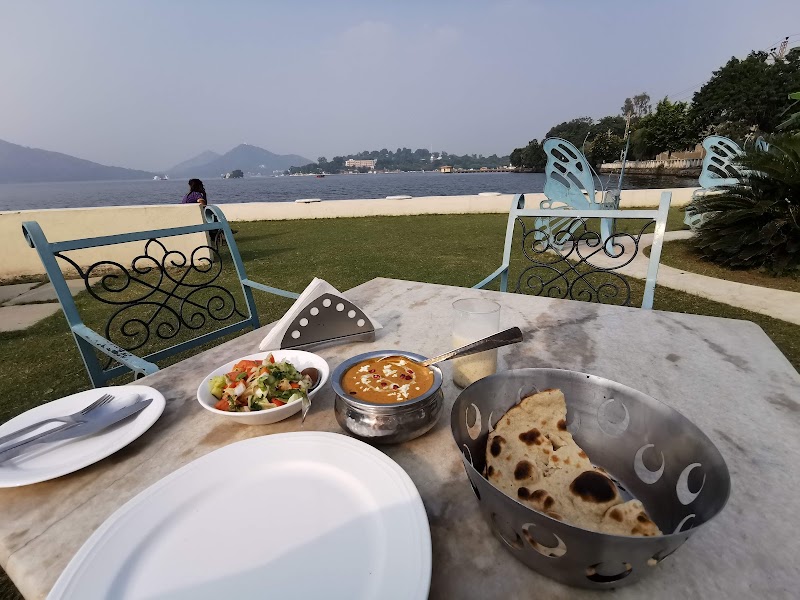 Raaj Bagh Restaurant by Fateh Collection - Raaj Bagh Restaurant by Fateh Collection Alkapuri, 5-B, Fateh Sagar Rd, Fateh Sagar Lake, Udaipur, Rajasthan 313004, India