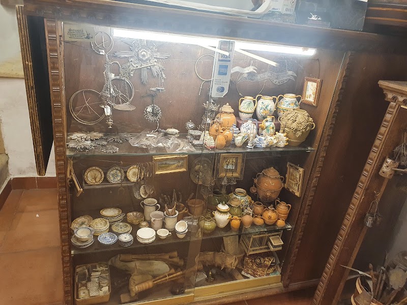 Sciuscià di Manzavino Carmela - Sciuscià di Manzavino Carmela, Via S. Gregorio Armeno, 3, 80138 Napoli NA, Italy