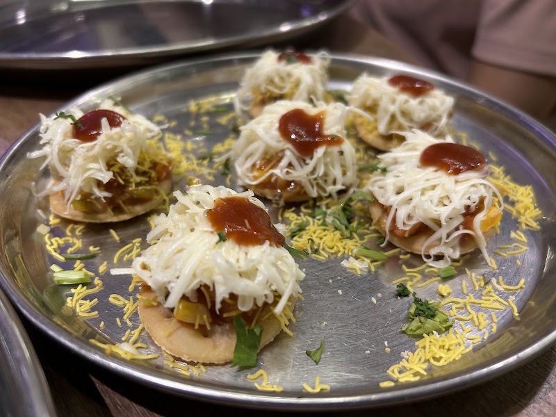Shree Khodiyar Kathiyawadi Dhaba - Shree Khodiyar Kathiyawadi Dhaba, shop no 119/120, Krishna Platina, Cross Road, New VIP Rd, opp. Earth Icon, near Khodiyar Nagar, Sardar Estate, Sayaji Park Society, Vadodara, Gujarat 390019, India
