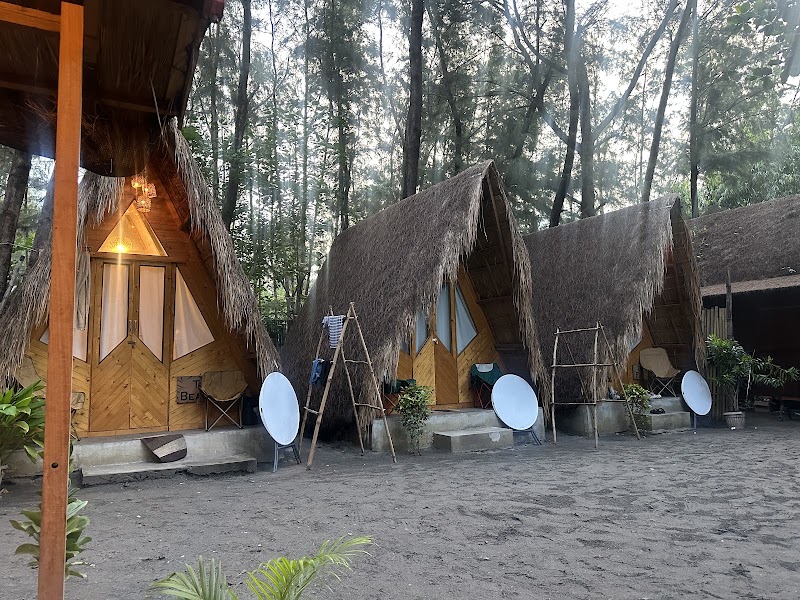 Liwalize It Surf Camp - Liwalize It Surf Camp, 23W5+R58, Santo Niño, San Felipe, Zambales, Philippines