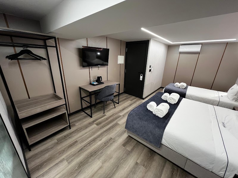 Dom João Glamour Hotel - Dom João Glamour Hotel, R. José Estêvão 43, 1150-200 Lisboa, Portugal