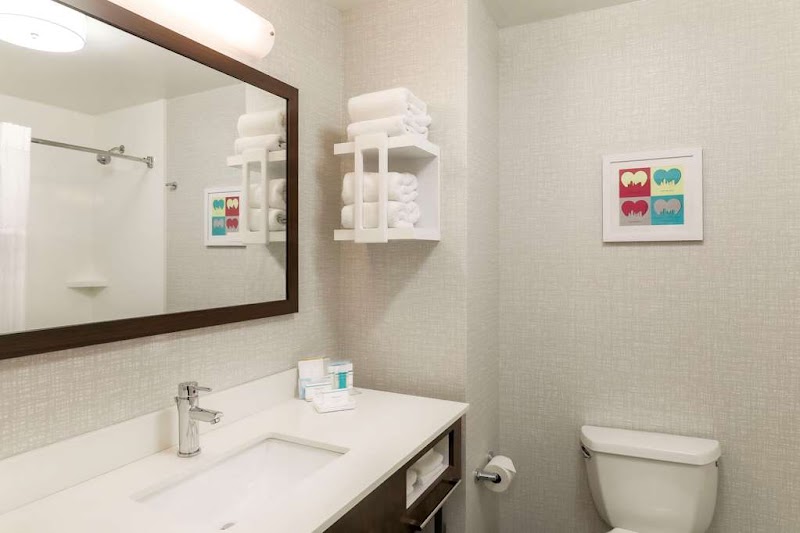 Hampton Inn & Suites Pittsburgh-Downtown - Hampton Inn & Suites Pittsburgh-Downtown, 1247 Smallman St, Pittsburgh, PA 15222, USA