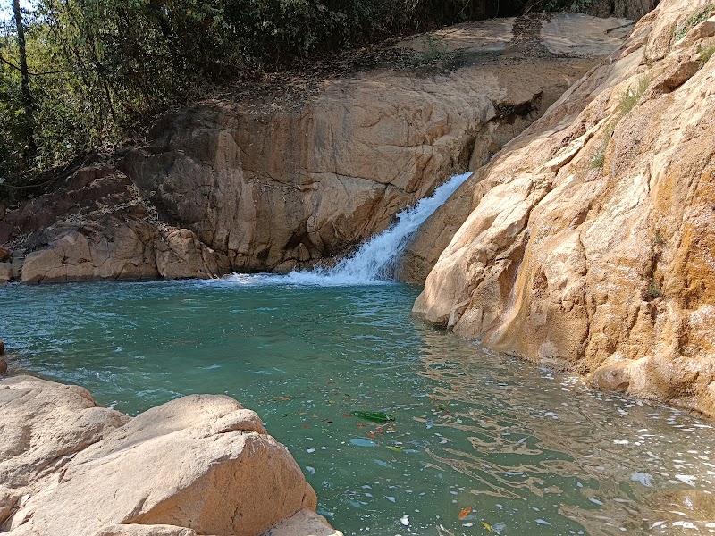 Chympe water falls - Chympe water falls 5CFW+6RG, Khaddum, Meghalaya 793210, India
