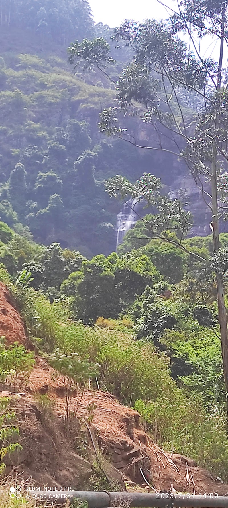 Bomburu Ella Waterfall - Bomburu Ella Waterfall, Galpalama, Sri Lanka
