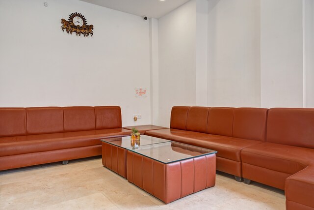 Palette by OYO Hotel Saket Greens - Palette by OYO Hotel Saket Greens, plot no 156, Raisen Rd, Patel Nagar, Bhopal, Madhya Pradesh 462022, India