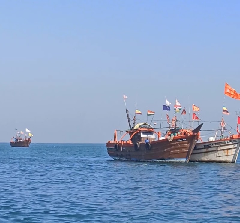 Damji jetty Okha Port - Damji jetty Okha Port, F37G+PFF, Dalda Bunder, Okha, Gujarat 361350, India