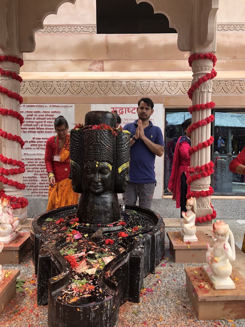 Doleshwar Mahadev Temple - Doleshwar Mahadev Temple JCQQ+G9V, Suryebinayak - Doleswor Rd, Suryabinayak 45200, Nepal