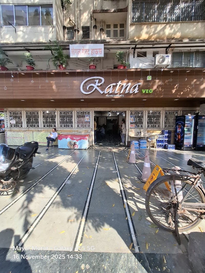 Ratna Veg. Restaurant (Since 1972) - Ratna Veg. Restaurant (Since 1972) Swami Vivekanand Rd, Kakaji Nagar, Jawahar Nagar, Goregaon West, Mumbai, Maharashtra 400104, India