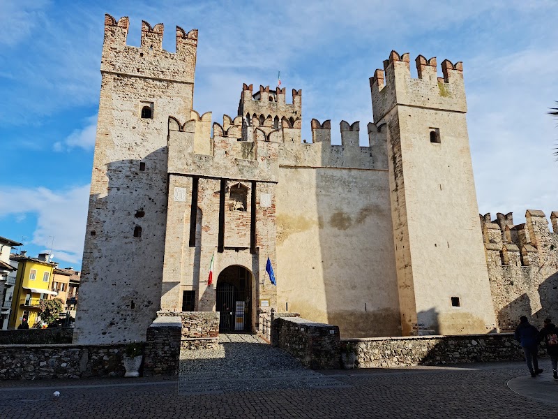 Castello Scaligero di Sirmione - Castello Scaligero di Sirmione P.za Castello, 34, 25019 Sirmione BS, Italy