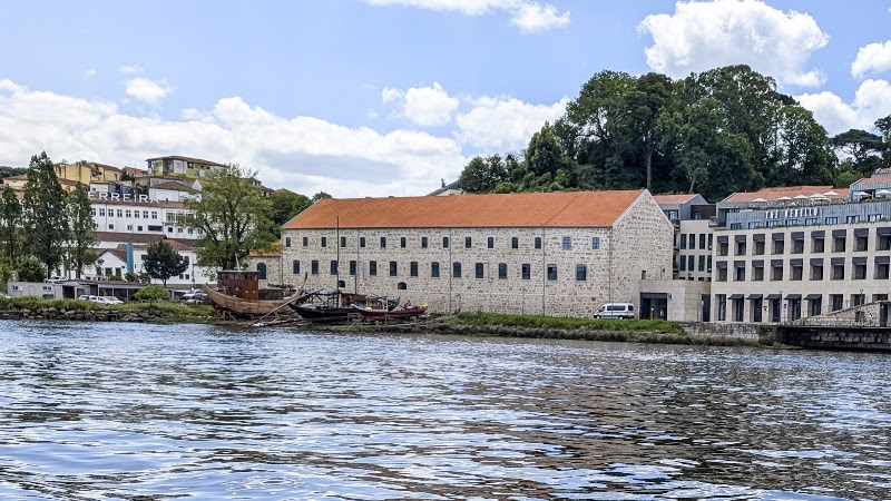 Miradouro Cais de Gaia Ponte D.Luís - Miradouro Cais de Gaia Ponte D.Luís Cais de Gaia 18, 4400-245 Vila Nova de Gaia, Portugal