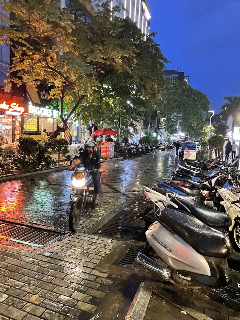 Church street point - Church street point, XJG3+3MF, Church St, Shanthala Nagar, Ashok Nagar, Bengaluru, Karnataka 560001, India