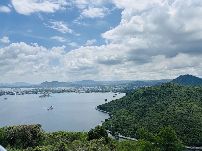 Nehru Garden - Nehru Garden Vasupujy Complex, FatehSagar Lake Udaipur, 5, Mewar Motor Link Rd, Fateh Sagar Lake, Udaipur, Rajasthan 313004, India