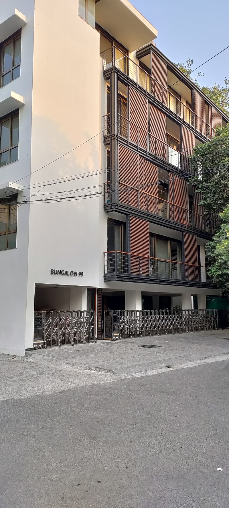 Bungalow 99 - Bungalow 99, C-99, Chandi Vithi Rd, Block C, Defence Colony, New Delhi, Delhi 110024, India