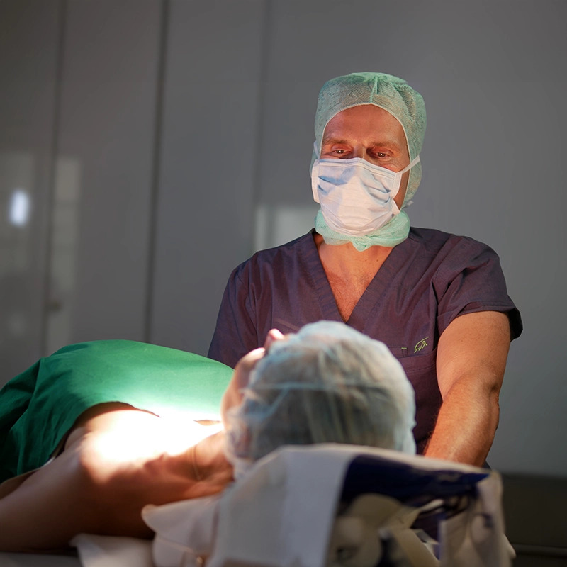 Schönheitsklinik für Brustoperationen | Dr. Christian Lenz - Schönheitsklinik für Brustoperationen | Dr. Christian Lenz Innrain 143, 6020 Innsbruck, Austria