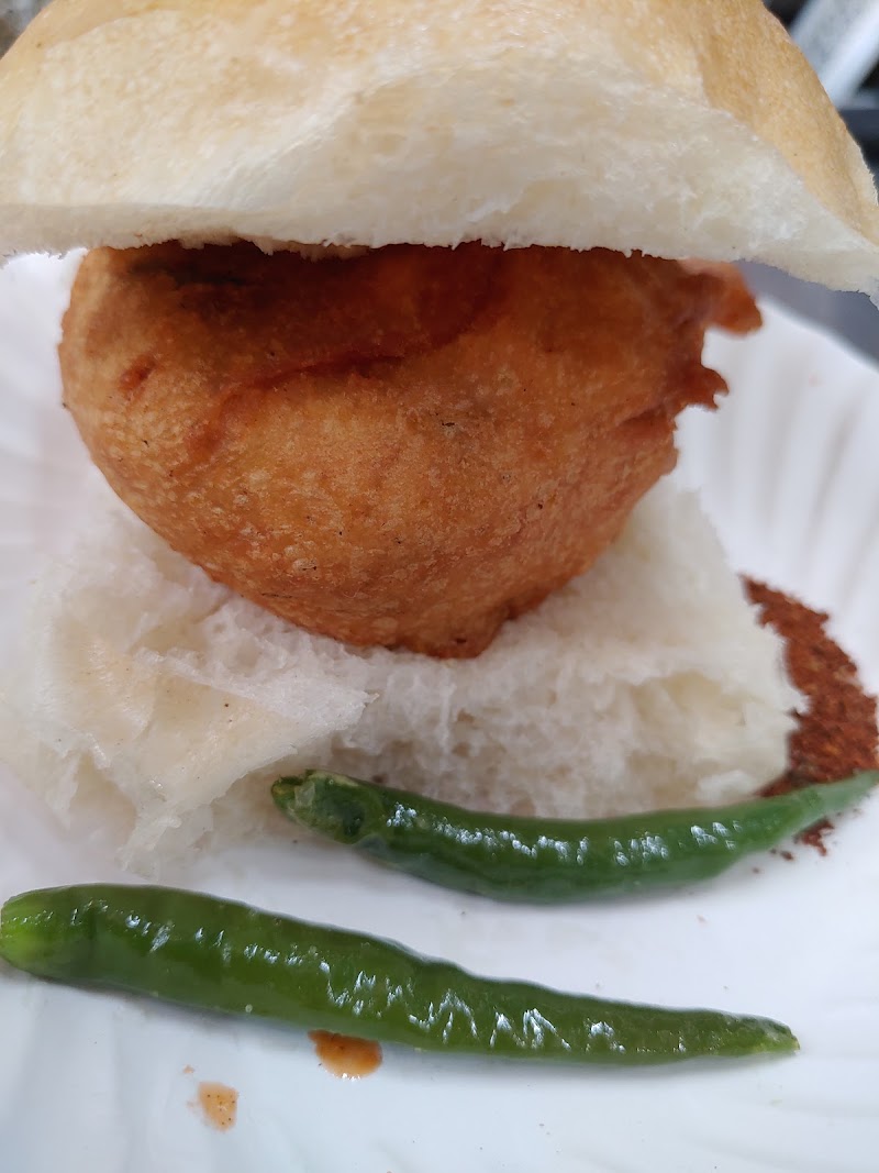 Ashok panipuri wala - Ashok panipuri wala shyam niketan building, p. d hinduja road, Khar, Khar West, Mumbai, Maharashtra 400052, India