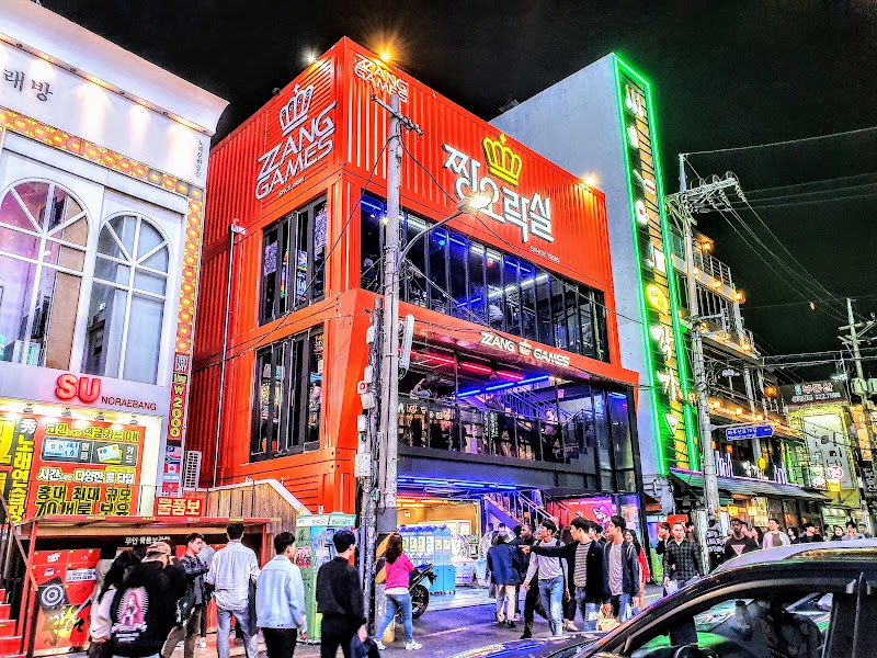 Hongdae Street - Hongdae Street 347-20 Seogyo-dong, Mapo-gu, Seoul, South Korea