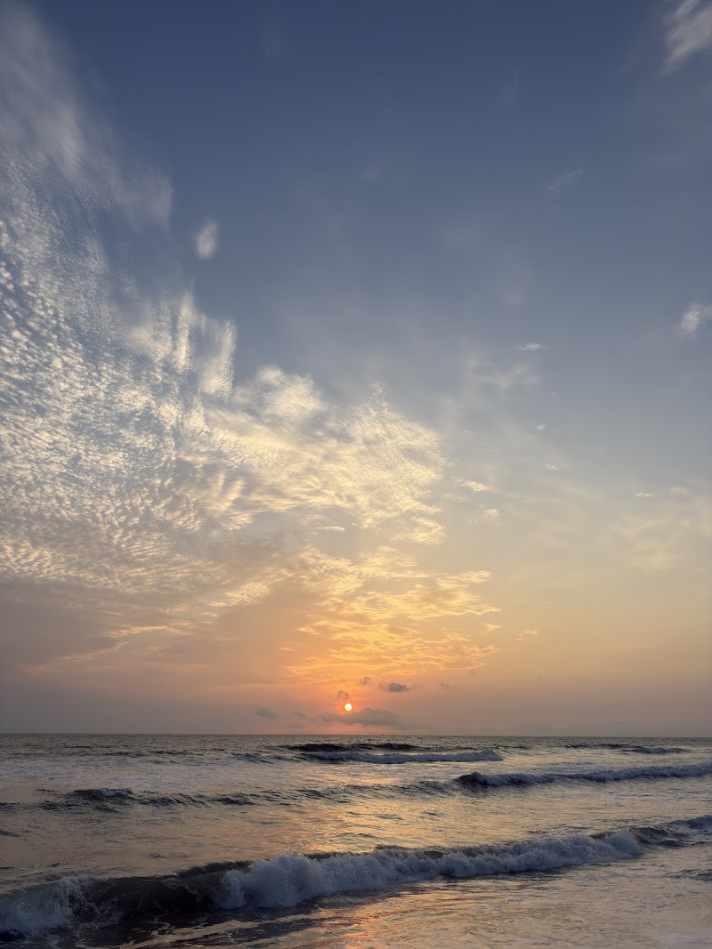 Anjuna beach - Anjuna beach, HPMP+QRQ, Dmello Vaddo, Anjuna, Goa 403509, India
