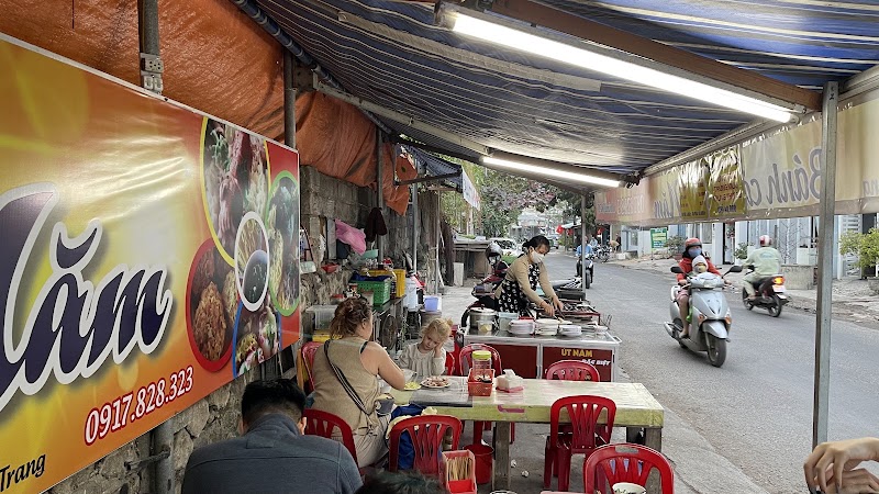 Bánh Căn Út Năm - Bánh Căn Út Năm, 19 Ngô Đến, Bắc Nha Trang, Khánh Hòa 650000, Vietnam