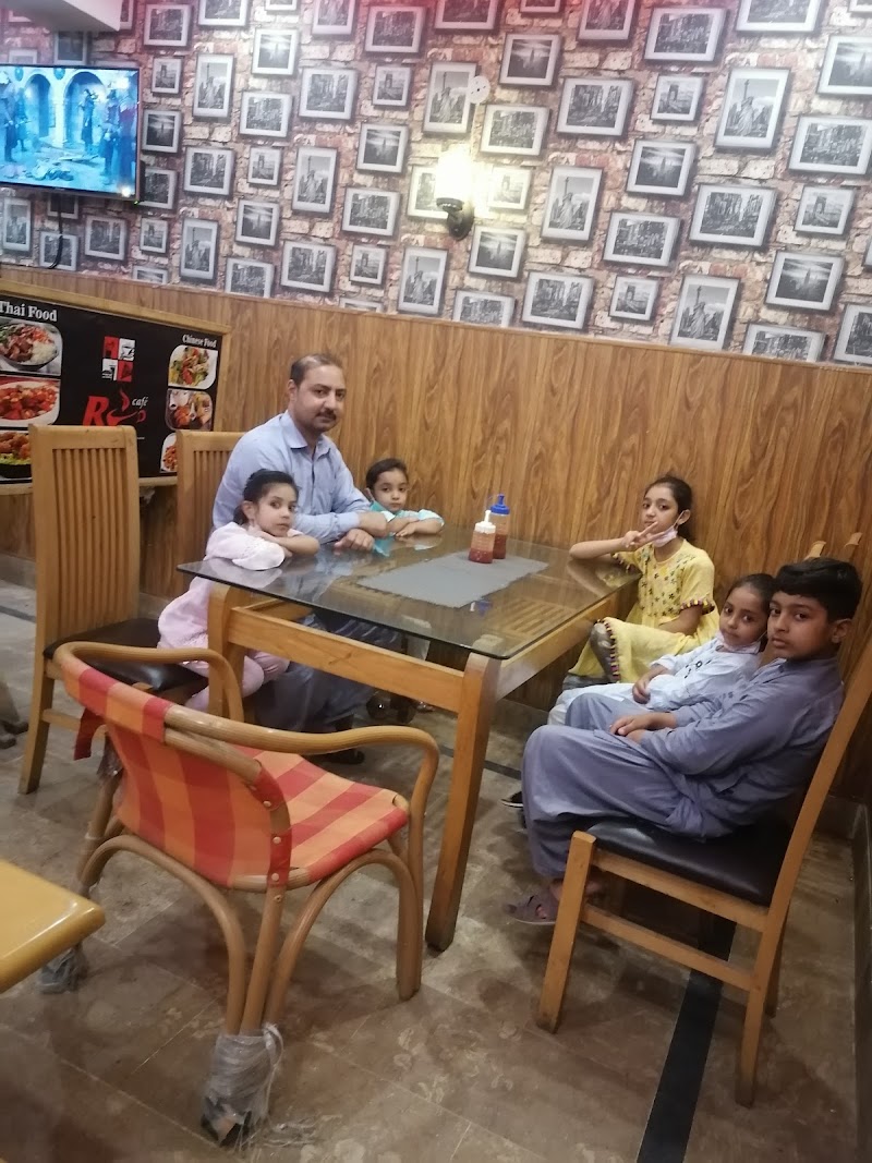 Red Cafe & Restaurant - Red Cafe & Restaurant, Red cafe, Railway Rd, Shakar Garh, Pakistan