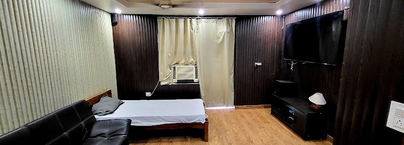 Man Dee Luxury Room - Man Dee Luxury Room Plot no 35, Third Floor, Veer complex, 36, Block 13, Block F, Spring Field Colony, Sector 32, Faridabad, Haryana 121003, India