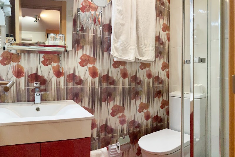 Dom João Glamour Hotel - Dom João Glamour Hotel, R. José Estêvão 43, 1150-200 Lisboa, Portugal