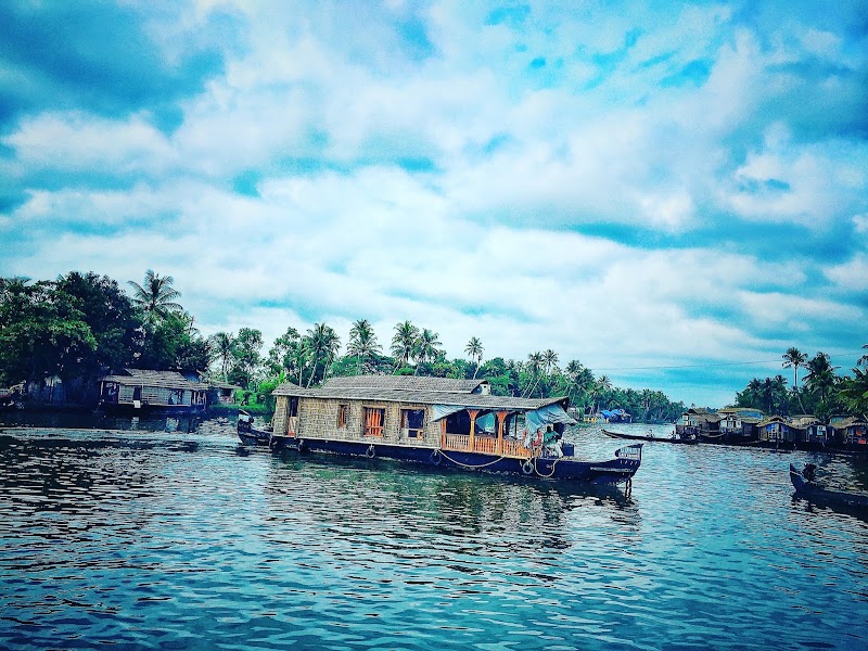 Royal Ark House Boat - Royal Ark House Boat Backwater Cruiz, Avlukunnu P.o., Alappuzha, Kerala, India, G943+32W, near H.m.c Chappal, Punnamada, Finishing Point, Alappuzha, Mullakkal, Kerala 688013, India