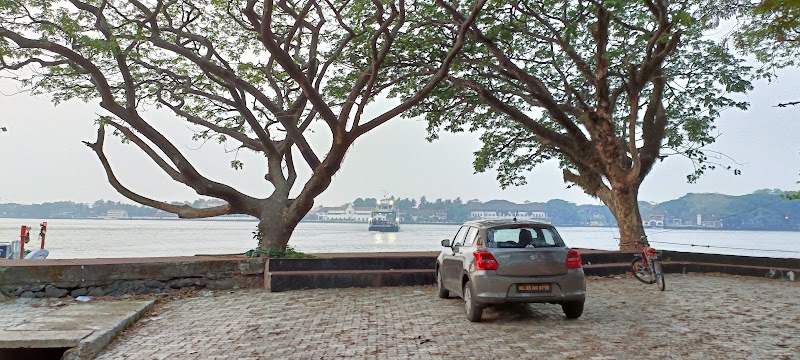 Vypeen Ferry - Vypeen Ferry, Fort Vypin, Vypin, Kochi, Keralam 682508, India