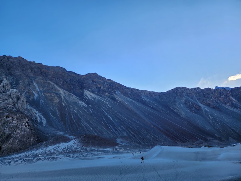Nubra Hunder - Nubra Hunder, HFGX+4H6, Hunder, 194401