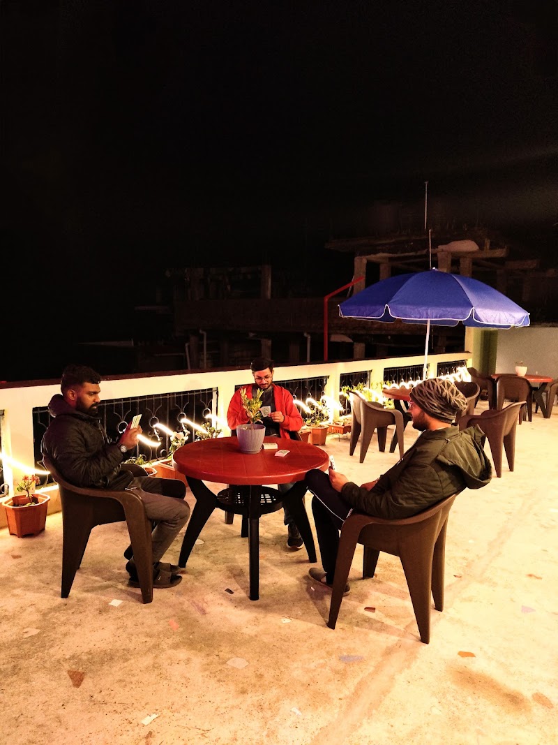 Hidden Monkey Hostel, Railway Station, Darjeeling - Hidden Monkey Hostel, Railway Station, Darjeeling Guddi Road, near Wisdom Accademy School, Chauk Bazaar, Darjeeling, West Bengal 734101, India