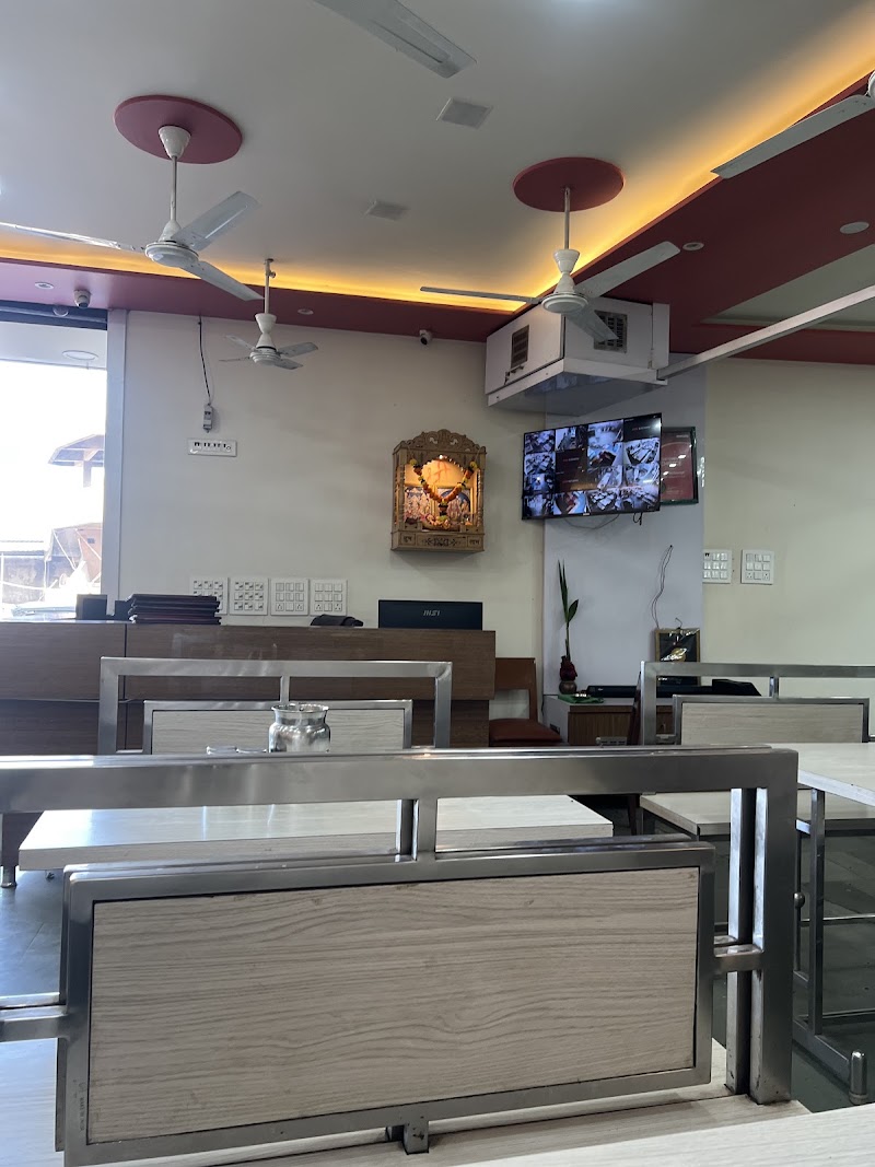 𝗟𝗮𝘅𝗺𝗶 𝗥𝗲𝘀𝘁𝗮𝘂𝗿𝗮𝗻𝘁 𝗣𝘂𝗿𝗲 𝗩𝗲𝗴 -𝗕𝗲𝘀𝘁 𝗙𝗮𝗺𝗶𝗹𝘆 𝗥𝗲𝘀𝘁𝗮𝘂𝗿𝗮𝗻𝘁 𝗶𝗻 𝗩𝗮𝗽𝗶 - 𝗟𝗮𝘅𝗺𝗶 𝗥𝗲𝘀𝘁𝗮𝘂𝗿𝗮𝗻𝘁 𝗣𝘂𝗿𝗲 𝗩𝗲𝗴 -𝗕𝗲𝘀𝘁 𝗙𝗮𝗺𝗶𝗹𝘆 𝗥𝗲𝘀𝘁𝗮𝘂𝗿𝗮𝗻𝘁 𝗶𝗻 𝗩𝗮𝗽𝗶, opposite Railway Station Rd, behind Gita Nagar, Vapi East, Gita Nagar, Vapi, Gujarat 396191, India