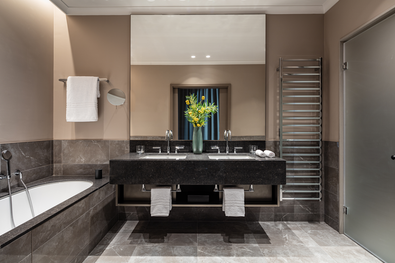 Anantara Plaza Nice Hotel - Anantara Plaza Nice Hotel 12 Av. de Verdun, 06000 Nice, France
