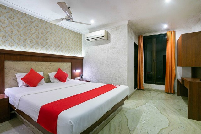 Collection O Prince Residency - Collection O Prince Residency Gopal Krishna Gokhale Marg, near Thane Railway Station, opp. Ashok Cinema, Jambli Naka, Thane West, Mumbai, Thane, Maharashtra 400602, India