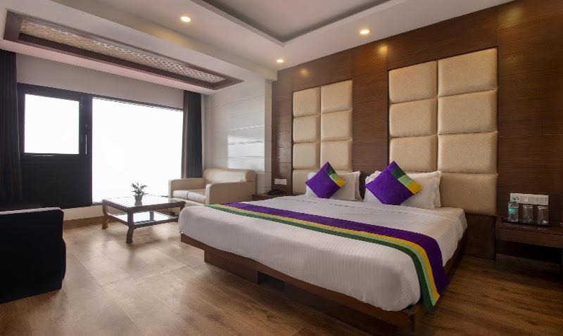 Treebo Premium Queen Of Hills Near Mall Road - Treebo Premium Queen Of Hills Near Mall Road Chaman Estate Road, Library Chowk, near Radha Bhawan Estate, The Mall Road, Mussoorie, Uttarakhand 248179, India