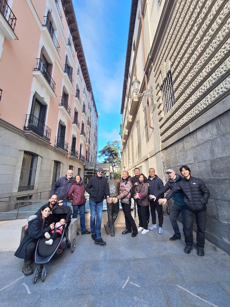 Free Tour Madrid - Free Tour Madrid, P.º del Prado, 1, Retiro, 28014 Madrid, Spain