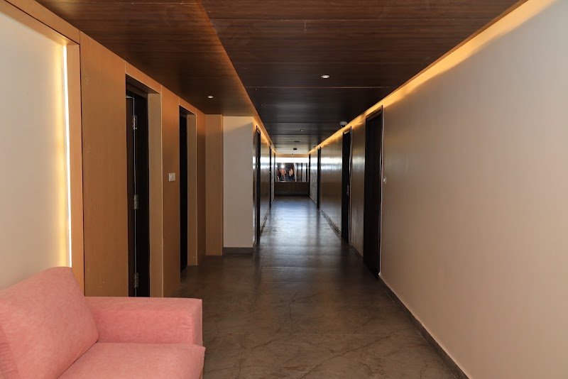 VANTARA SUITES - VANTARA SUITES SURVEY-642/2A,3RD MAIN ROAD,KATPADI TO VELLORE ROAD, 3rd East Main Rd, opp. to BURGER KING, opp. to DARLING ELECTRONICS, V G Rao Nagar, Bharathi Nagar, Katpadi, Vellore, Tamil Nadu 632007, India