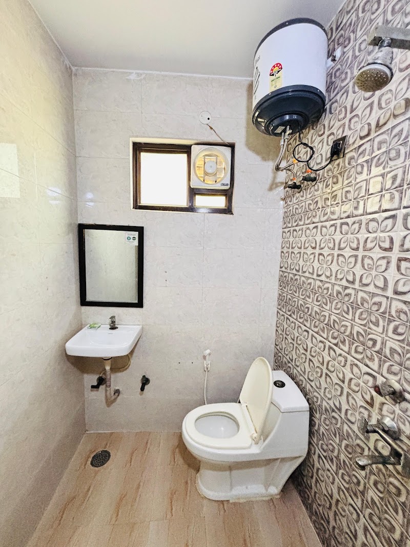 Hotel Soho 62 - Hotel Soho 62 J983+5WM, Rajiv Vihar Rd, Phase 2, Khora Colony, Sector 62A, Noida, Uttar Pradesh 201020, India