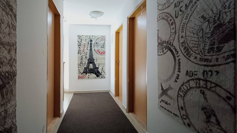 Guest House Prague Airport - Guest House Prague Airport, Pod Strání 515, 252 62 Statenice-Horoměřice, Czechia