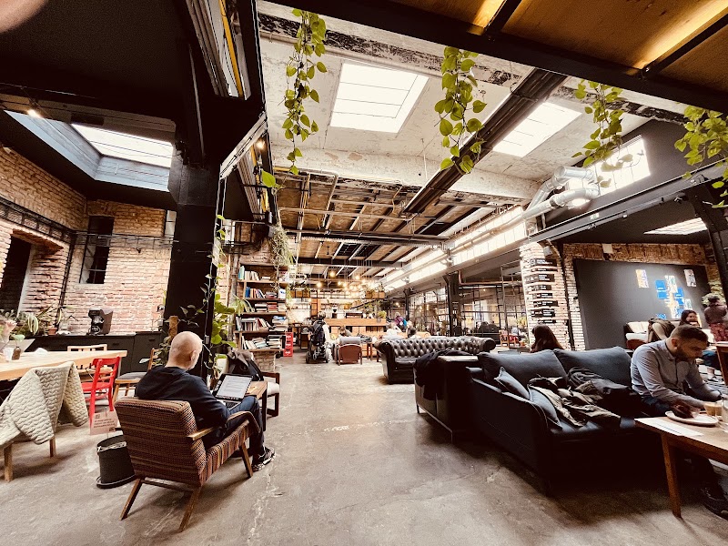 Alternative Prague Tours - Alternative Prague Tours, Palladium, Náměstí Republiky 1, 110 00 Praha 1-Petrská čtvrť, Czechia