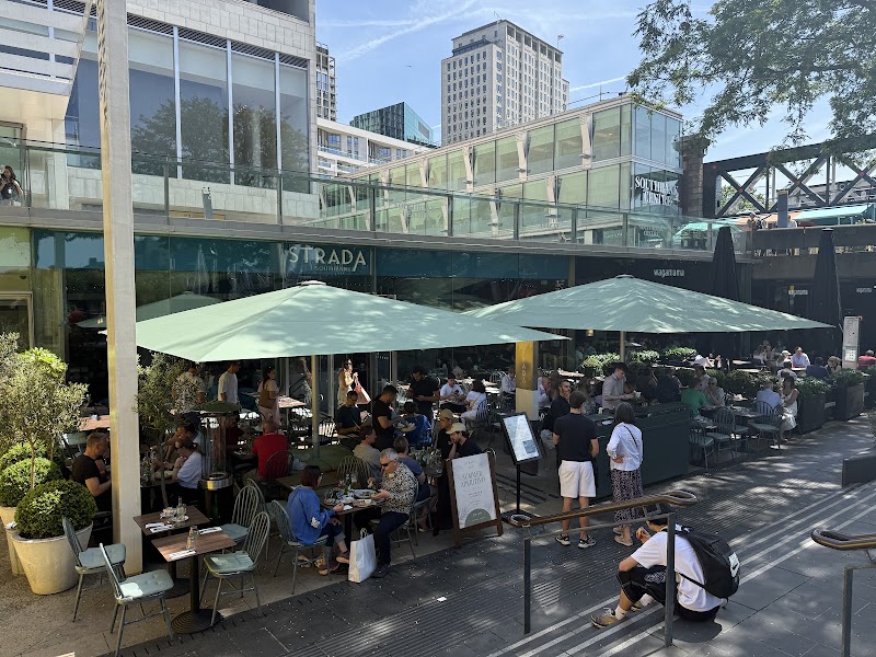 Strada Southbank - Strada Southbank A, 337-338 Belvedere Rd, London SE1 8XX, UK