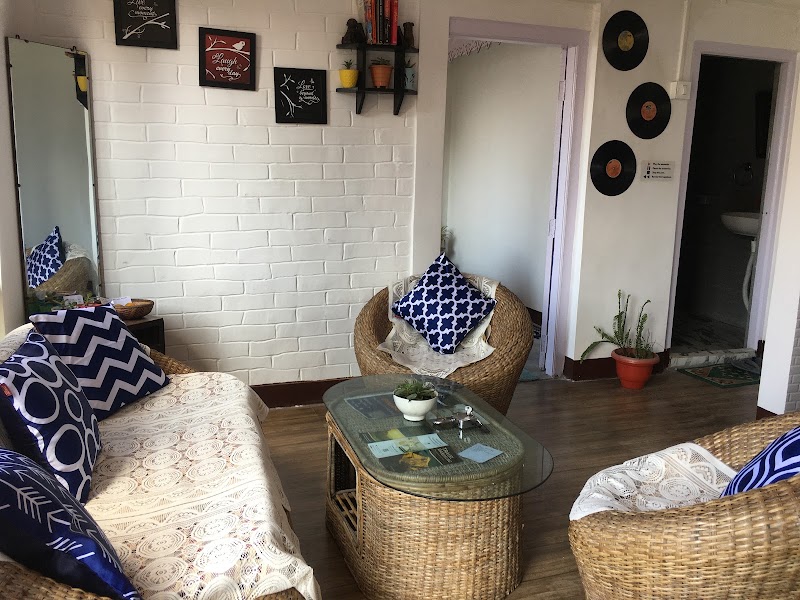 Oasis Apartment Homestay (2BHK Apartment with Breakfast) - Oasis Apartment Homestay (2BHK Apartment with Breakfast) near Zoo Directors Bunglow, above government college, Richmond Hill, Darjeeling, West Bengal 734101, India