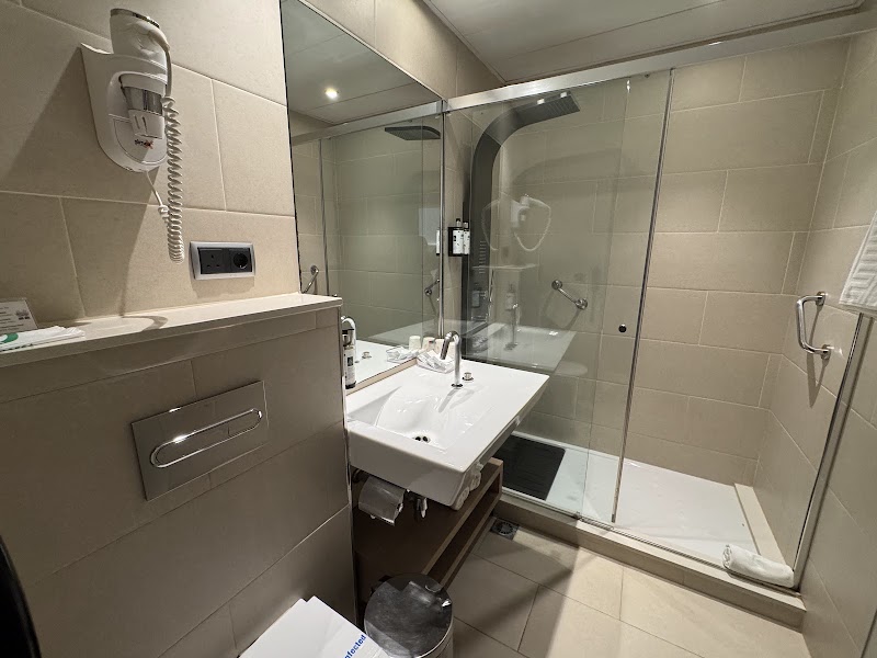 Hotel Lleo - Hotel Lleo Carrer de Pelai, 22, 24, Ciutat Vella, 08001 Barcelona, Spain