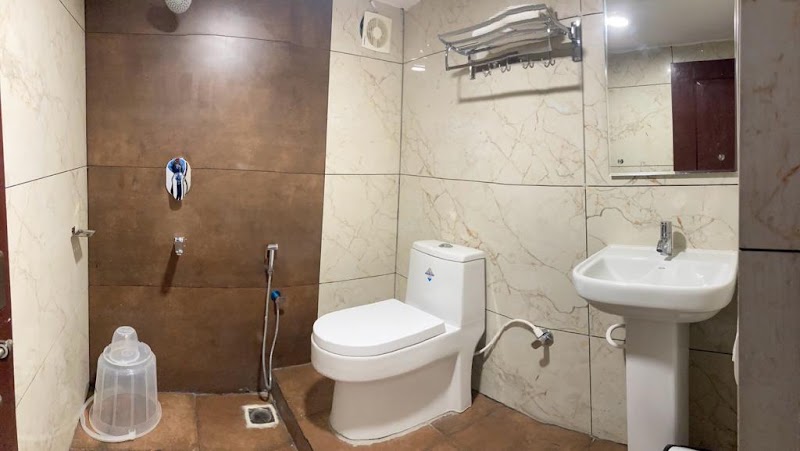 Hotel Luciya International Near Prabha Theatre - Hotel Luciya International Near Prabha Theatre, 1771, URS Complex, Sardar Patel Rd, near Prabha Theater, Devaraja Mohalla, Mandi Mohalla, Mysuru, Karnataka 570001, India