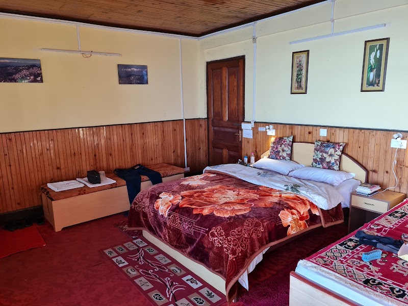 Classic Guest House - Classic Guest House 27W9+47C, Manbari Basti, Darjeeling, West Bengal 734101, India