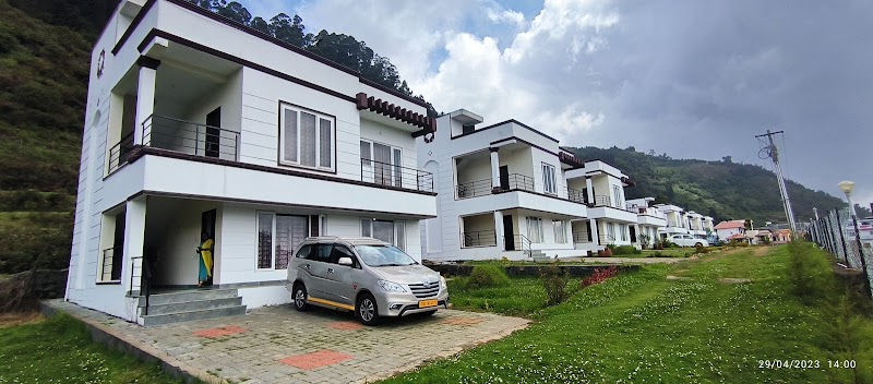 16 Degrees Resort