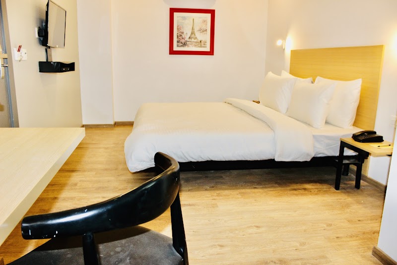 Hotel 91 Lite - Hotel 91 Lite 818P, Gurugram Rd, Vikas Nagar, Sector 9, Gurugram, Haryana 122001, India