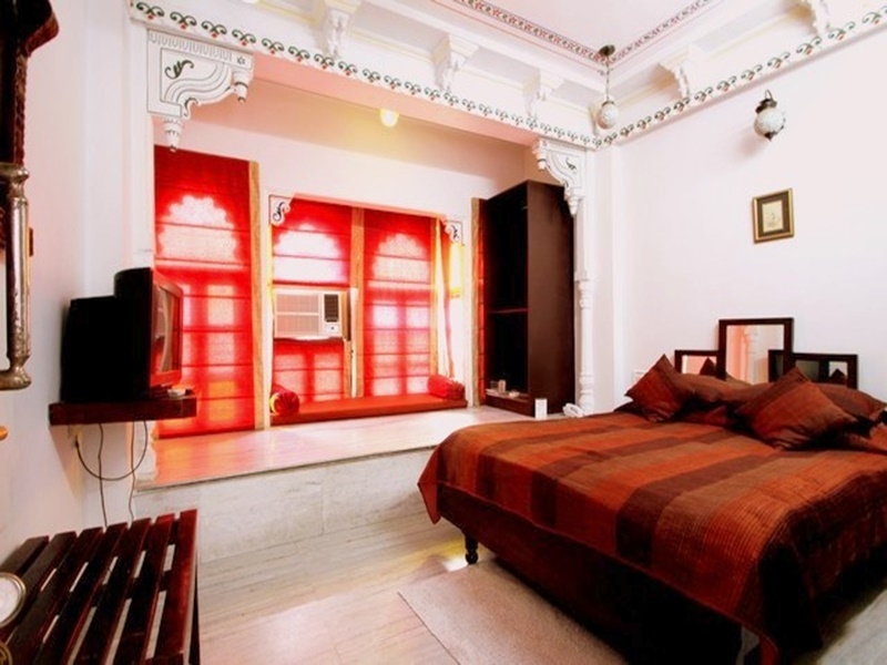 Hotel Pichola Haveli - Hotel Pichola Haveli, Gangaur Ghat Marg, in front of Bagore Ki Haveli Museum, Hotel Gangaur Palace, Udaipur, Rajasthan 313004, India