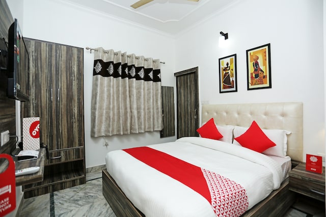 Collection O 16544 Hotel Primeland - Collection O 16544 Hotel Primeland, Jordan Taj East Gate Road, near Shilpgram, Taj Nagari, Telipara, Tajganj, Agra, Dhandhupura, Uttar Pradesh 282006, India
